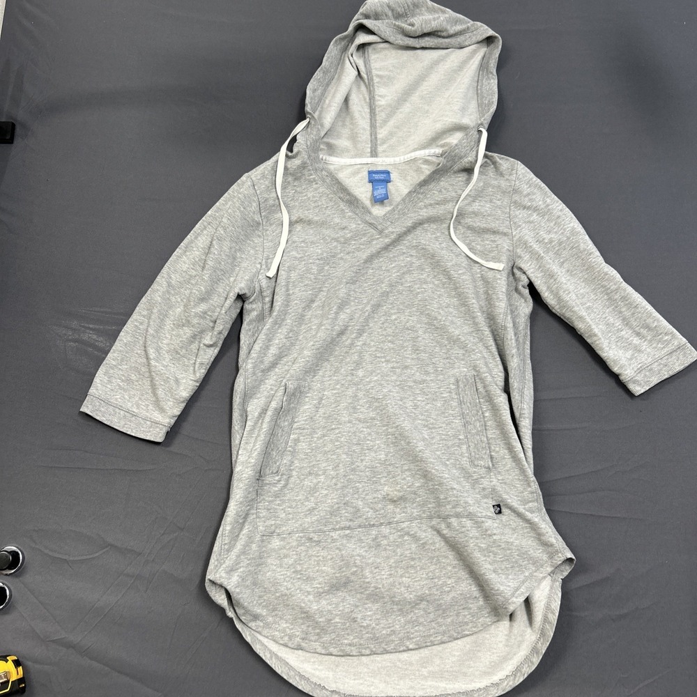 Simply Vera Vera Wang heather gray V-neck hoodie featuring a front pouch pocket